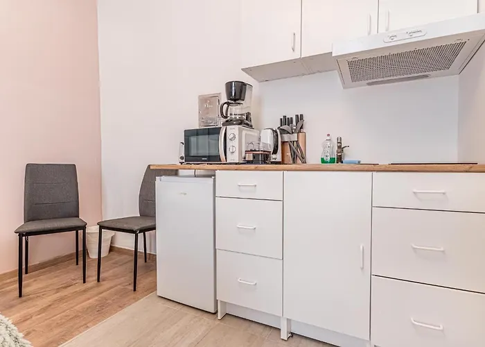 شقة Near Westbahnhof 2 Cozy Studios, Barrier-free فيينا