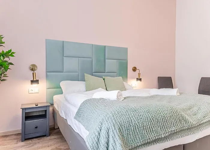 Near Westbahnhof 2 Cozy Studios, Barrier-free فيينا