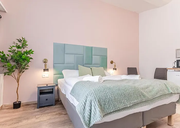 شقة Near Westbahnhof 2 Cozy Studios, Barrier-free فيينا