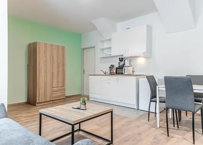 Near Westbahnhof 2 Cozy Studios, Barrier-free شقة *