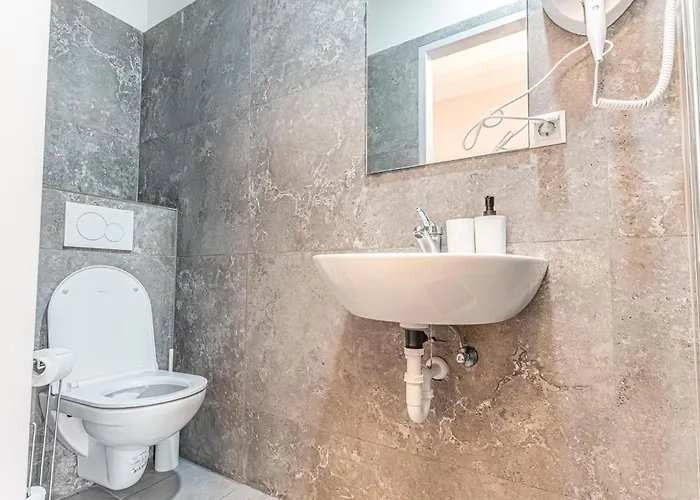 شقة Near Westbahnhof 2 Cozy Studios, Barrier-free فيينا