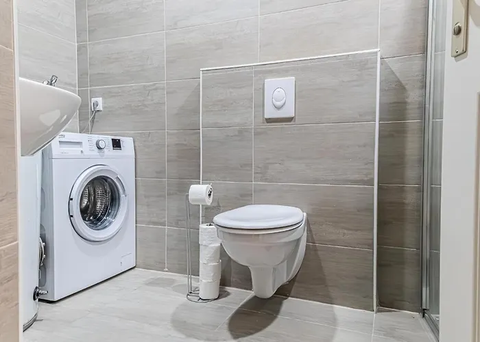 Near Westbahnhof 2 Cozy Studios, Barrier-free شقة *